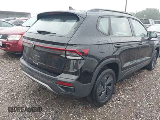 2025 Volkswagen Taos S z VIN 3VV5C7B27SM023006, wystawiony jako IAAI lot #42188274 z przebiegiem 5 375 mil mil oraz . Historia ofert i sprzedaży dostępna na DreamBid. Obrazek 4.