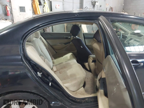 2006 Honda Civic LX z VIN 1HGFA165X6L103659, wystawiony jako IAAI lot #42579482 z przebiegiem 201 436 mil mil oraz . Historia ofert i sprzedaży dostępna na DreamBid. Obrazek 8.