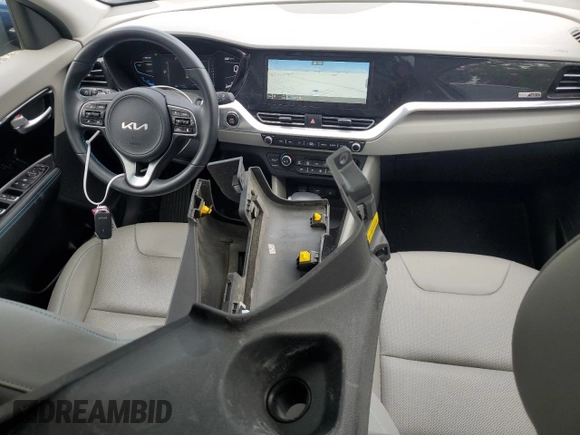 2022 Kia Niro Touring SE with VIN KNDCC3LC3N5536771, listed as a Copart auction lot 59020314 with 33,840 mi miles and Salvage Title. Bid and sale history available at carsss.com. Image 8.