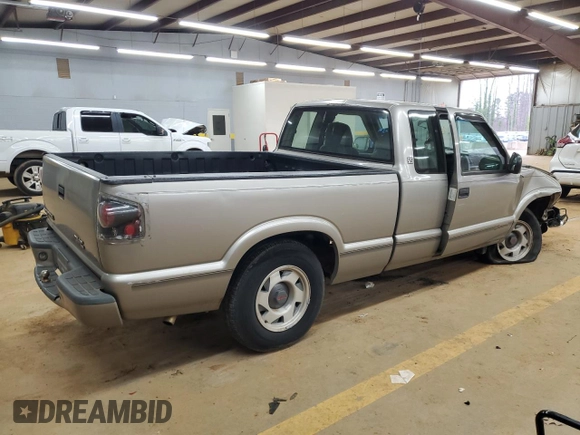 1998 GMC Sonoma SLS with VIN 1GTCS1943W8520982, listed as a Copart auction lot 48259045 with 218,811 mi miles and Salvage Title. Bid and sale history available at carsss.com. Image 3.
