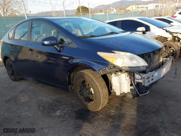 2013 Toyota Prius One with VIN JTDKN3DU3D0354089, listed as a IAAI auction lot 41647124 with 189,514 mi miles. Bid and sale history available at carsss.com. Image 1.