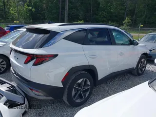 2025 Hyundai Tucson SEL with VIN 5NMJB3DE2SH492894, listed as a IAAI auction lot 42087529 with 7,903 mi miles. Bid and sale history available at carsss.com. Image 4.