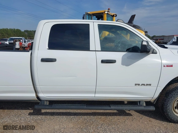 2022 Ram 2500 Tradesman with VIN 3C6UR5HJXNG251538, listed as a IAAI auction lot 41547395 with 129,142 mi miles. Bid and sale history available at carsss.com. Image 13.