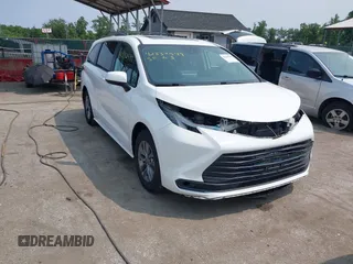 2022 Toyota Sienna LE z VIN 5TDBRKEC0NS087867, wystawiony jako IAAI lot #42332549 z przebiegiem 52 551 mil mil oraz . Historia ofert i sprzedaży dostępna na DreamBid. Obrazek 1.