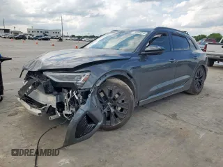 2024 Audi Q8 e-tron z VIN WA16AAGE5RB048734, wystawiony jako Copart lot #54393075 z przebiegiem Nie podano mil oraz Szkody całkowita. Historia ofert i sprzedaży dostępna na DreamBid. Obrazek 1.
