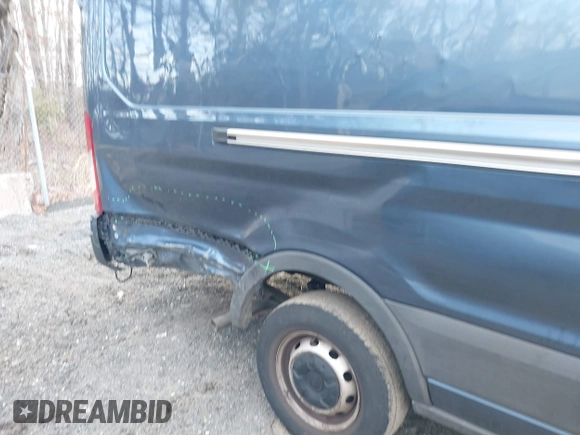 2023 Ford Transit Cargo z VIN 1FTBR3X86PKA19968, wystawiony jako IAAI lot #41587524 z przebiegiem 44 987 mil mil oraz . Historia ofert i sprzedaży dostępna na DreamBid. Obrazek 6.