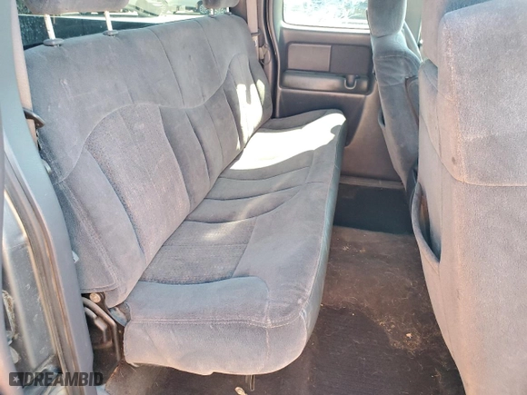 2000 Chevrolet Silverado 1500 LS with VIN 2GCEC19T8Y1377966, listed as a Copart auction lot 46485345 with 329,257 mi miles and Salvage Title. Bid and sale history available at carsss.com. Image 10.