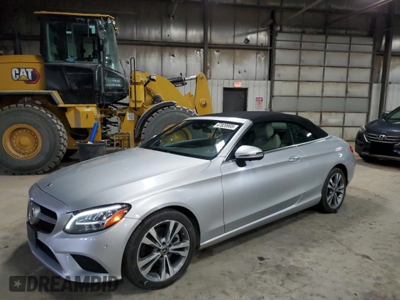 2019 Mercedes-Benz C 300 z VIN WDDWK8EB0KF826740, wystawiony jako Copart lot #47820995 z przebiegiem 97 318 mil mil oraz Szkoda całkowita • Salvage title. Historia ofert i sprzedaży dostępna na DreamBid. Obrazek 1.