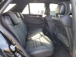 2014 Mercedes-Benz M 63 AMG z VIN 4JGDA7EB3EA335025, wystawiony jako Copart lot #42157645 z przebiegiem 84 338 mil mil oraz Szkoda całkowita • Salvage title. Historia ofert i sprzedaży dostępna na DreamBid. Obrazek 11.