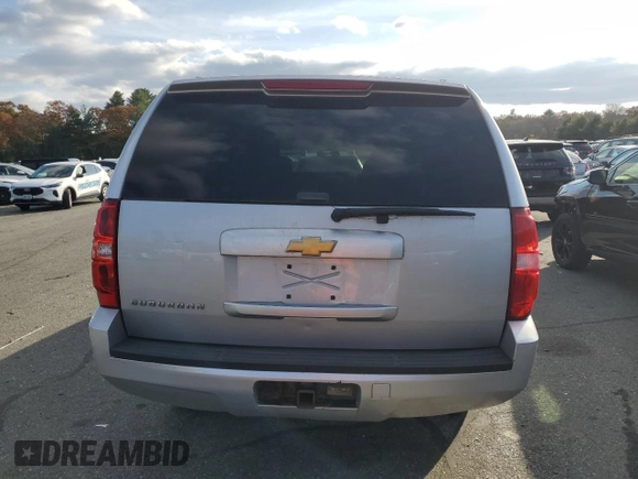 2013 Chevrolet Suburban LS with VIN 1GNSKHE76DR182853, listed as a Copart auction lot 77816574 with 232,842 mi miles and Clean Title. Bid and sale history available at carsss.com. Image 6.