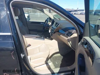 2013 Mercedes-Benz M-Class ML 350 with VIN 4JGDA5HB6DA183773, listed as a IAAI auction lot 41843086 with 139,302 mi miles. Bid and sale history available at carsss.com. Image 5.