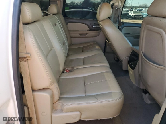 2011 GMC Sierra 2500HD SLT with VIN 1GT121C86BF128555, listed as a Copart auction lot 46121585 with 343,675 mi miles and Salvage Title. Bid and sale history available at carsss.com. Image 10.