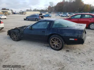 1985 Chevrolet Corvette with VIN 1G1YY0788F5138977, listed as a Copart auction lot 82021484 with 0 mi miles and Non Repairable. Bid and sale history available at carsss.com. Image 2.