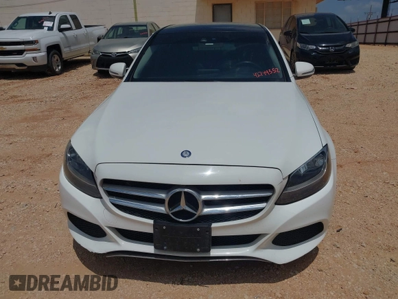 2017 Mercedes-Benz C 300 с VIN 55SWF4JB6HU199101, выставлен на аукционе IAAI как лот 42749352 с пробегом 123 279 миль миль и . История ставок и продаж доступна на DreamBid. Изображение 6.
