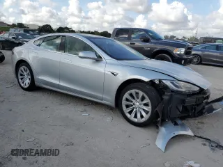 2018 Tesla Model S 75D with VIN 5YJSA1E28JF262521, listed as a Copart auction lot 43563035 with 48,377 mi miles and Salvage Title. Bid and sale history available at DreamBid. Image 4.