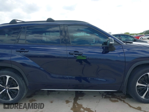 2022 Toyota Highlander XSE z VIN 5TDLZRAHXNS132750, wystawiony jako IAAI lot #42041166 z przebiegiem 39 793 mil mil oraz . Historia ofert i sprzedaży dostępna na DreamBid. Obrazek 14.