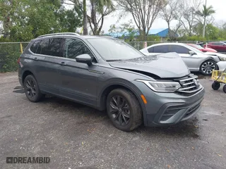 2022 Volkswagen Tiguan SE with VIN 3VV3B7AX6NM070815, listed as a IAAI auction lot 41391891 with 32,818 mi miles. Bid and sale history available at carsss.com. Image 1.
