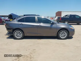 2017 Toyota Camry XLE with VIN 4T1BF1FK9HU734223, listed as a IAAI auction lot 39601554 with 61,147 mi miles. Bid and sale history available at carsss.com. Image 13.