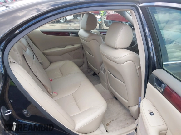 2002 Lexus ES 300 with VIN JTHBF30G625028427, listed as a IAAI auction lot 42043286 with 147,964 mi miles and . Bid and sale history available at DreamBid. Image 8.