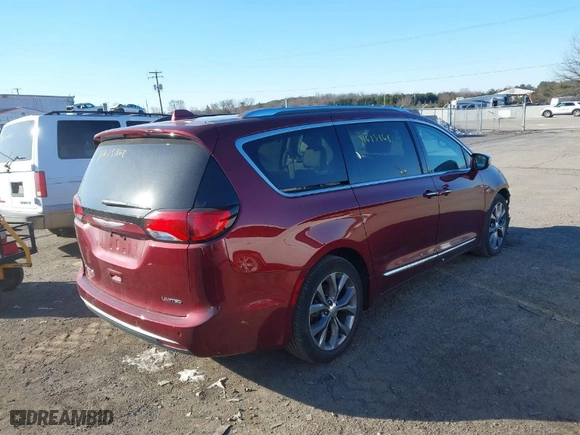 2018 Chrysler Pacifica Limited with VIN 2C4RC1GG4JR260092, listed as a IAAI auction lot 41613868 with 151,453 mi miles. Bid and sale history available at carsss.com. Image 4.
