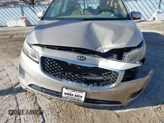 2015 Kia Sedona LX with VIN KNDMB5C15F6033787, listed as a IAAI auction lot 41534224 with 117,410 mi miles. Bid and sale history available at carsss.com. Image 6.