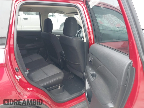 2018 Mitsubishi Outlander SE z VIN JA4AD3A35JZ032324, wystawiony jako IAAI lot #42308789 z przebiegiem 132 966 mil mil oraz . Historia ofert i sprzedaży dostępna na DreamBid. Obrazek 8.