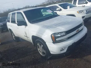 2004 Chevrolet TrailBlazer LS with VIN 1GNDT13S742174726, listed as a IAAI auction lot 41819148 with 266,159 mi miles. Bid and sale history available at carsss.com. Image 1.
