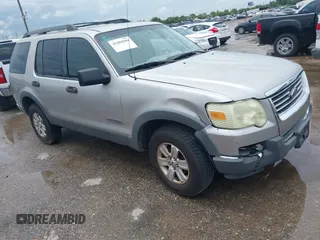 2006 Ford Explorer XLT с VIN 1FMEU63E96UA34987, выставлен на аукционе IAAI как лот 42484509 с пробегом 225 228 миль миль и . История ставок и продаж доступна на DreamBid. Изображение 1.