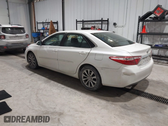 2016 Toyota Camry XSE with VIN 4T1BK1FK0GU570869, listed as a IAAI auction lot 41316617 with 71,425 mi miles. Bid and sale history available at carsss.com. Image 3.