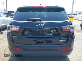 2020 Jeep Compass Latitude z VIN 3C4NJCBB0LT258657, wystawiony jako IAAI lot #42599084 z przebiegiem 29 997 mil mil oraz . Historia ofert i sprzedaży dostępna na DreamBid. Obrazek 17.