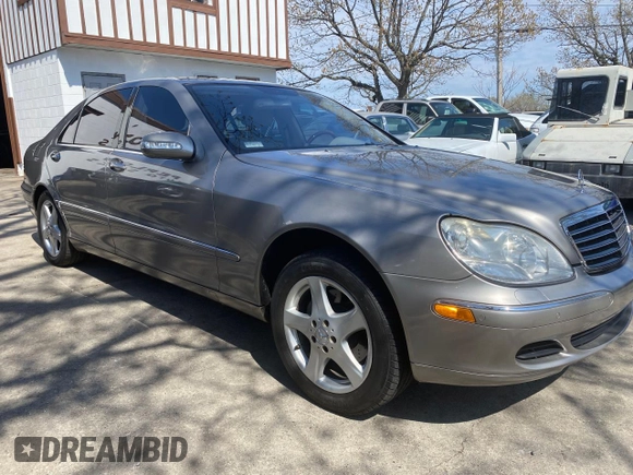 2005 Mercedes-Benz S-Class 5.0L with VIN WDBNG75J35A460118, listed as a Copart auction lot 54772525 with 99,846 mi miles and Salvage Title. Bid and sale history available at carsss.com. Image 1.
