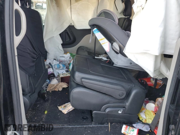 2018 Dodge Grand Caravan SXT with VIN 2C4RDGCG2JR346541, listed as a Copart auction lot 45321255 with 111,569 mi miles and Salvage Title. Bid and sale history available at DreamBid. Image 11.