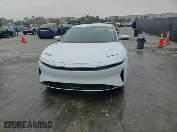 2025 Lucid Air Touring z VIN 50EA1TEA1SA008797, wystawiony jako Copart lot #42288775 z przebiegiem 954 mil mil oraz Szkoda całkowita • Salvage title. Historia ofert i sprzedaży dostępna na DreamBid. Obrazek 13.