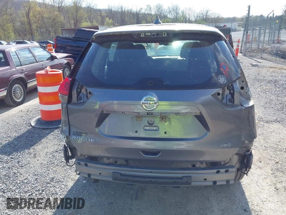 2018 Nissan Rogue SV with VIN KNMAT2MVXJP519711, listed as a IAAI auction lot 41961816 with 216,545 mi miles and . Bid and sale history available at carsss.com. Image 17.