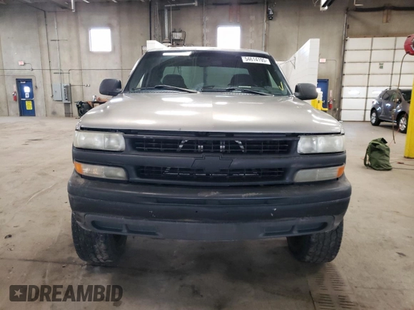 2001 Chevrolet Silverado 1500 LS with VIN 2GCEC19T711211931, listed as a Copart auction lot 54614195 with 135,812 mi miles and Salvage Title. Bid and sale history available at DreamBid. Image 5.