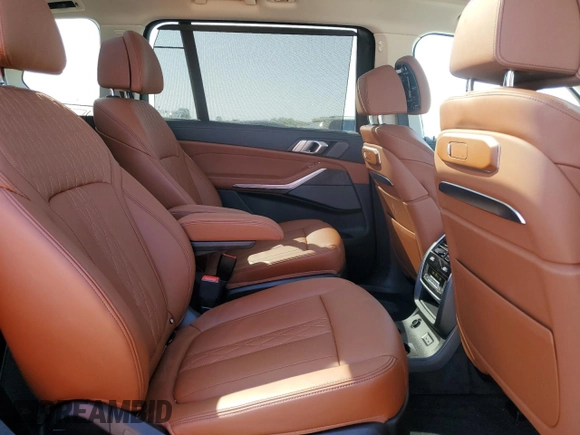2024 BMW X7 xDrive40i with VIN 5UX23EM02R9V74498, listed as a Copart auction lot 52440245 with 9,613 mi miles and Salvage Title. Bid and sale history available at carsss.com. Image 11.