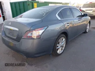 2014 Nissan Maxima SV z VIN 1N4AA5AP8EC459878, wystawiony jako IAAI lot #41307302 z przebiegiem 152 328 mil mil oraz . Historia ofert i sprzedaży dostępna na DreamBid. Obrazek 4.