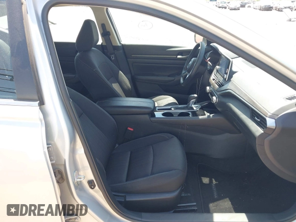 2024 Nissan Altima SV z VIN 1N4BL4DV4RN304323, wystawiony jako IAAI lot #42478247 z przebiegiem 47 968 mil mil oraz . Historia ofert i sprzedaży dostępna na DreamBid. Obrazek 5.