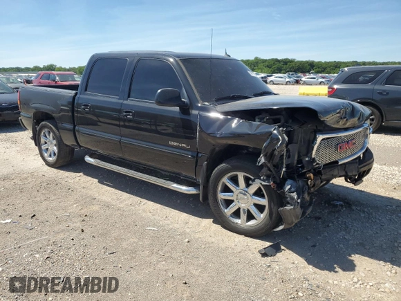 2005 GMC Sierra Denali z VIN 2GTEK63NX51254997, wystawiony jako Copart lot #58178244 z przebiegiem 180 531 mil mil oraz Szkody całkowita. Historia ofert i sprzedaży dostępna na DreamBid. Obrazek 4.