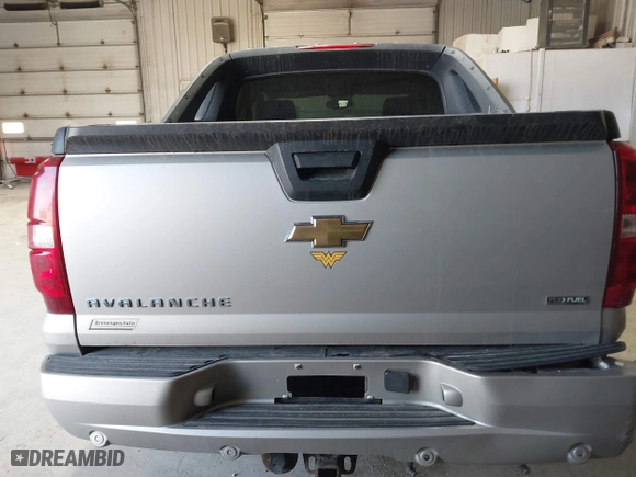 2009 Chevrolet Avalanche LT w/2LT with VIN 3GNFK22089G158390, listed as a IAAI auction lot 41868477 with 174,405 mi miles. Bid and sale history available at carsss.com. Image 16.