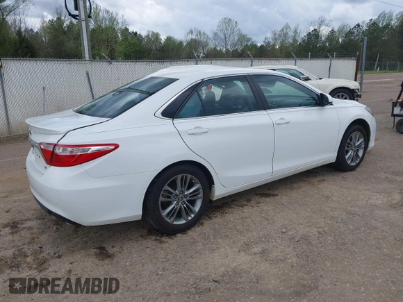 2015 Toyota Camry XLE with VIN 4T1BF1FK4FU044490, listed as a IAAI auction lot 41938048 with 93,700 mi miles. Bid and sale history available at carsss.com. Image 4.