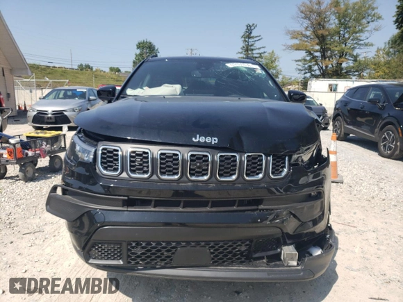 2024 Jeep Compass Latitude Lux z VIN 3C4NJDFN7RT136185, wystawiony jako Copart lot #69064434 z przebiegiem 339 mil mil oraz Szkoda całkowita • Salvage title. Historia ofert i sprzedaży dostępna na DreamBid. Obrazek 5.