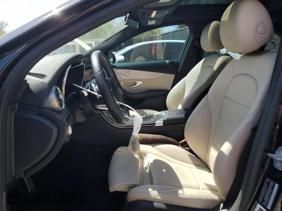 2019 Mercedes-Benz C 300 z VIN 55SWF8EB3KU322149, wystawiony jako Copart lot #53491855 z przebiegiem 53 837 mil mil oraz Szkoda całkowita • Salvage title. Historia ofert i sprzedaży dostępna na DreamBid. Obrazek 7.