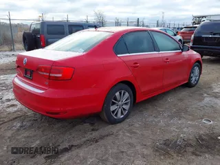2015 Volkswagen Jetta Sedan 1.8T SE w/Connectivity with VIN 3VWD07AJ9FM347685, listed as a IAAI auction lot 41268666 with 140,861 mi miles. Bid and sale history available at carsss.com. Image 4.