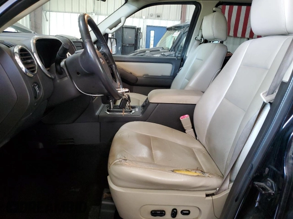 2008 Ford Explorer XLT с VIN 1FMEU73E58UB01125, выставлен на аукционе Copart как лот 61918175 с пробегом 121 582 миль миль и Чистый • Clean title. История ставок и продаж доступна на DreamBid. Изображение 7.