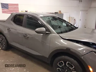 2024 Hyundai Santa Cruz SE z VIN 5NTJA4AE3RH095691, wystawiony jako IAAI lot #41528605 z przebiegiem 8 231 mil mil oraz . Historia ofert i sprzedaży dostępna na DreamBid. Obrazek 1.