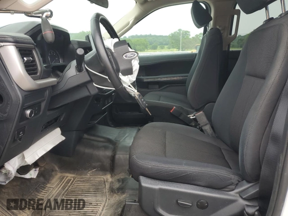 2022 Ford Expedition XL z VIN 1FMJU1FT6NEA52643, wystawiony jako Copart lot #56053305 z przebiegiem 54 430 mil mil oraz Szkoda całkowita • Salvage title. Historia ofert i sprzedaży dostępna na DreamBid. Obrazek 7.