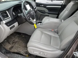 2018 Toyota Highlander SE with VIN 5TDJZRFH2JS497739, listed as a Copart auction lot 47561755 with 58,945 mi miles and Salvage title. Bid and sale history available at DreamBid. Image 7.