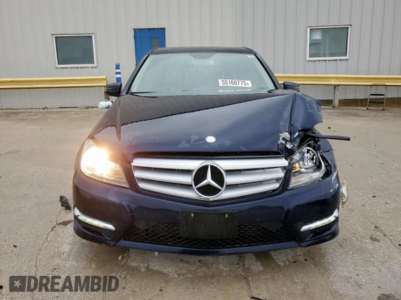 2013 Mercedes-Benz C 250 Sport z VIN WDDGF4HB8DR267579, wystawiony jako Copart lot #55160775 z przebiegiem 82 522 mil mil oraz Szkoda całkowita • Salvage title. Historia ofert i sprzedaży dostępna na DreamBid. Obrazek 5.