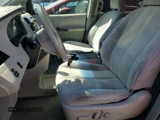 2011 Toyota Sienna LE AAS с VIN 5TDKK3DC3BS133408, выставлен на аукционе Copart как лот 72582564 с пробегом 128 168 миль миль и Списание • Salvage title. История ставок и продаж доступна на DreamBid. Изображение 7.